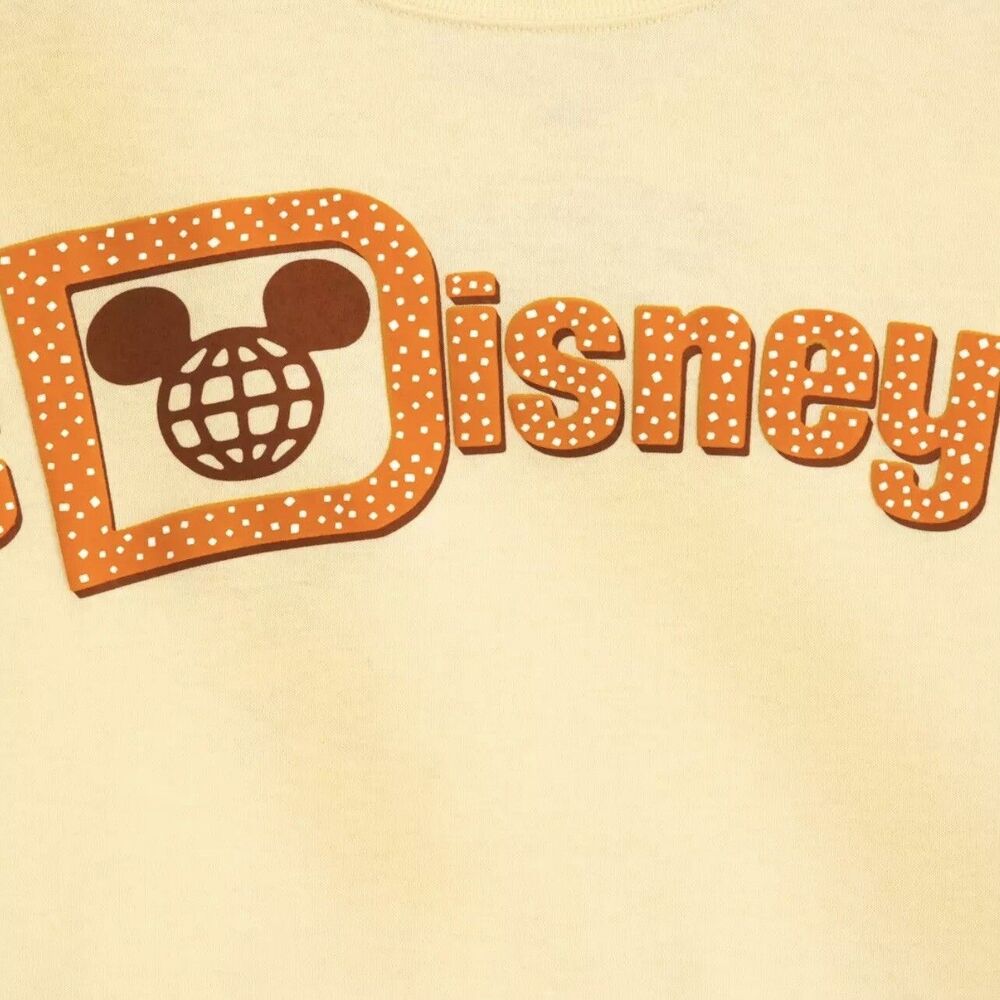 Disney Parks 2022 Scented Mickey Mouse Pretzel Adult Spirit Jersey World sz M - Picture 11 of 14